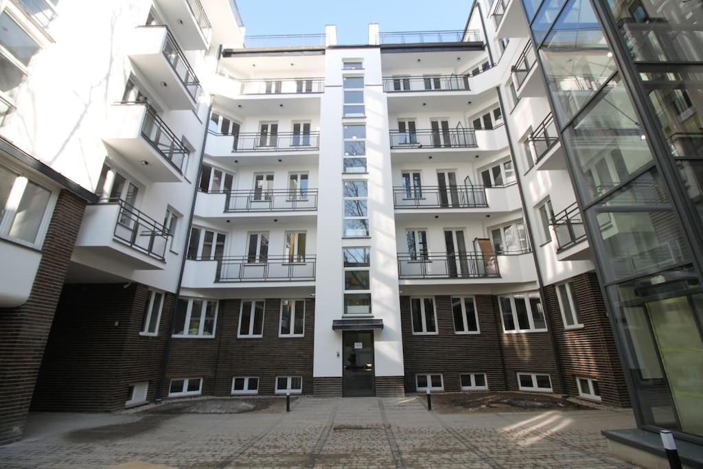 Lovely Condo In The Heart Of Warsaw Piekne Mieszkanie W Samym Sercu Warszawy Bagian luar foto